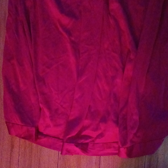 Vanity Fair Red Chemise - Picture 5 of 6